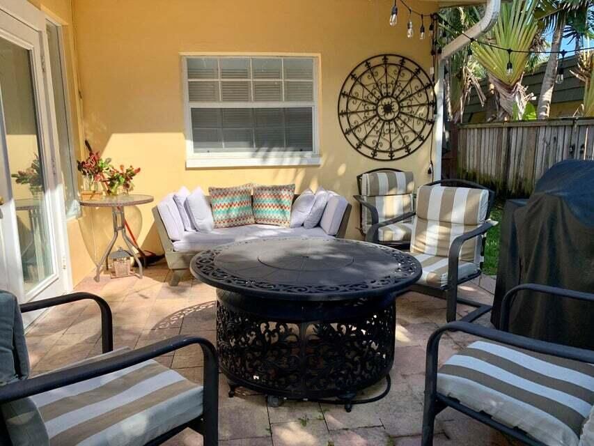 3230 Aqua Vista Porch