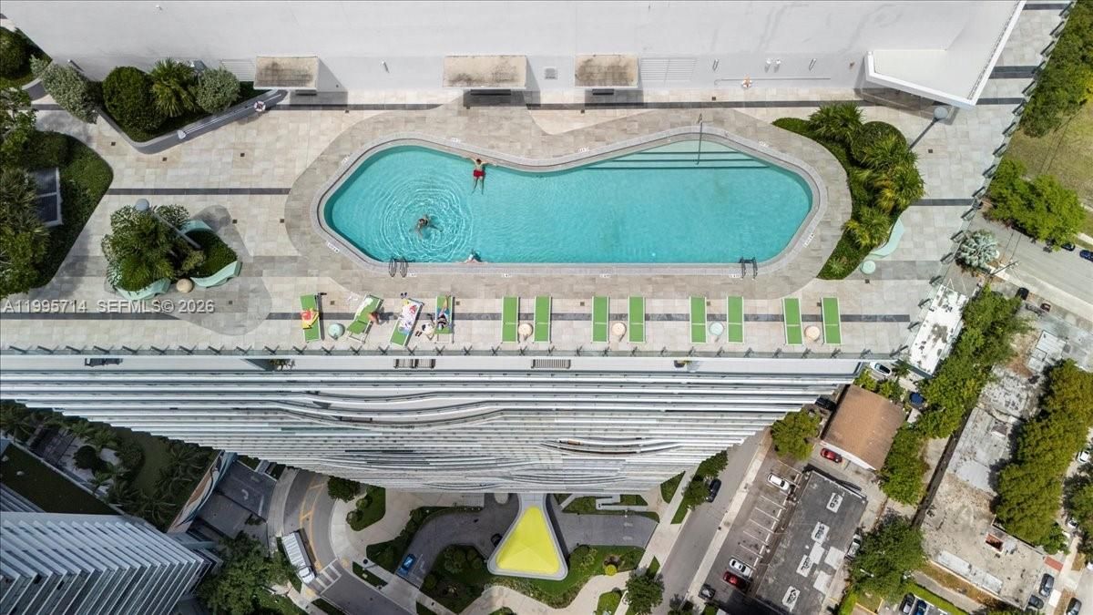 En Venta: $819,000 (3 camas, 2 baños, 1110 Pies cuadrados)
