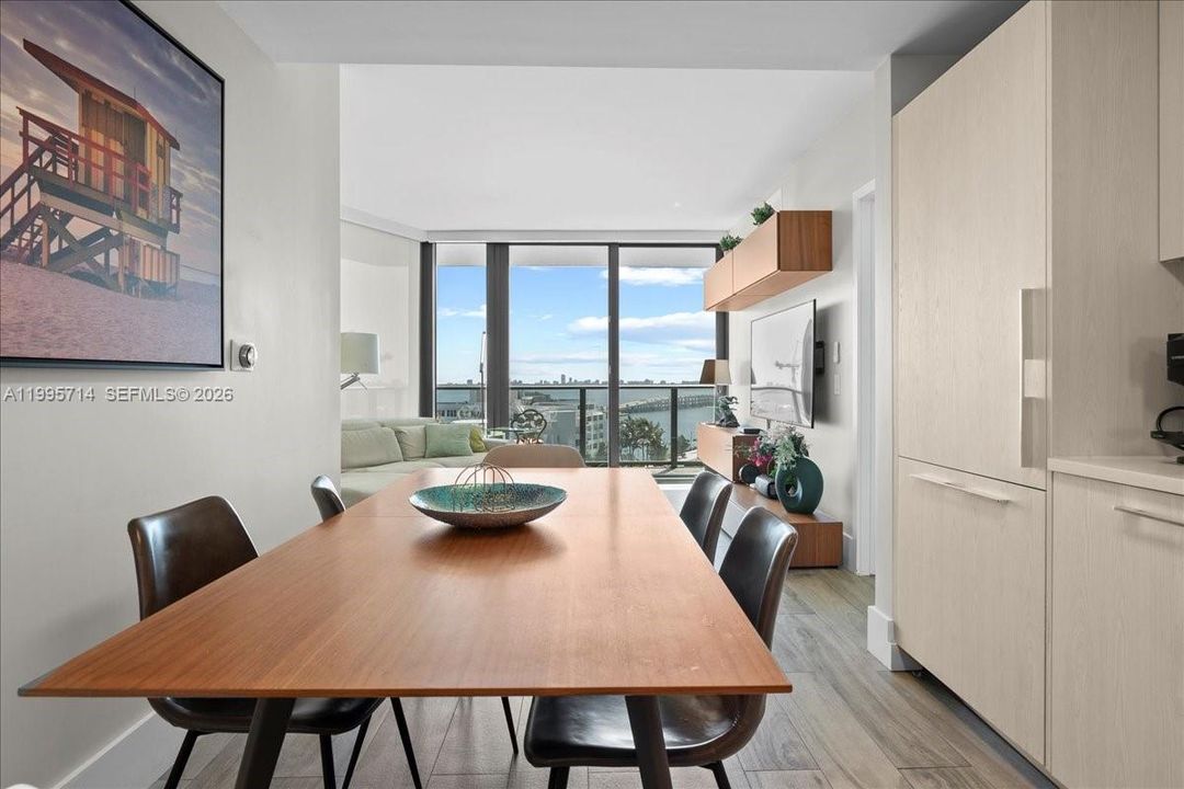 En Venta: $819,000 (3 camas, 2 baños, 1110 Pies cuadrados)