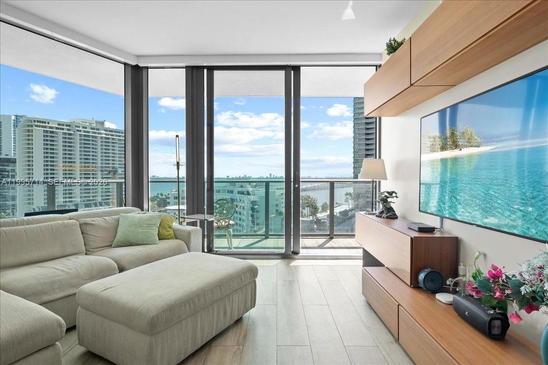 En Venta: $819,000 (3 camas, 2 baños, 1110 Pies cuadrados)