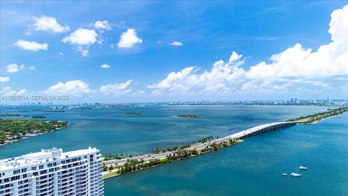 En Venta: $819,000 (3 camas, 2 baños, 1110 Pies cuadrados)