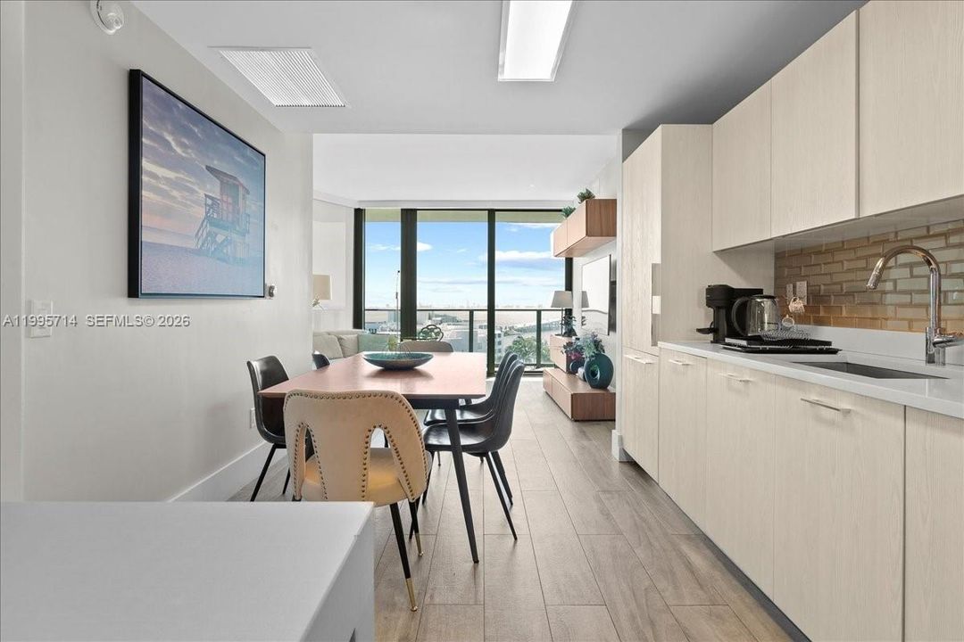 En Venta: $819,000 (3 camas, 2 baños, 1110 Pies cuadrados)