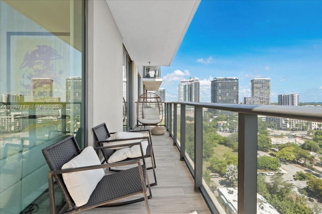 En Venta: $819,000 (3 camas, 2 baños, 1110 Pies cuadrados)