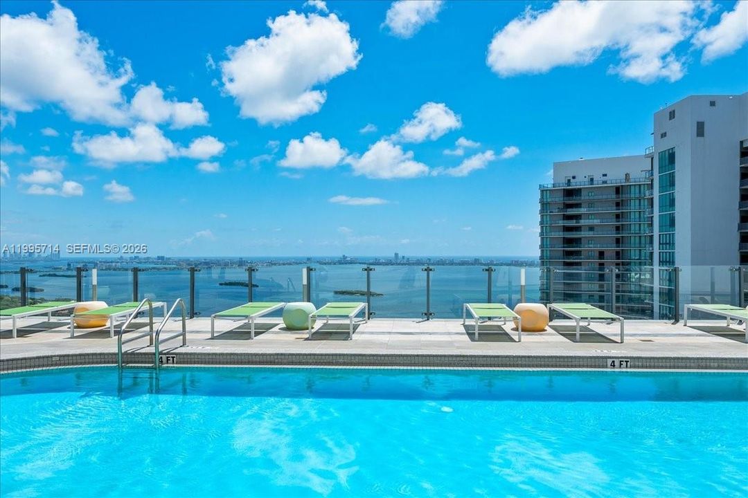 En Venta: $819,000 (3 camas, 2 baños, 1110 Pies cuadrados)