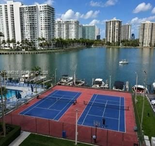 For Sale: $199,000 (1 beds, 1 baths, 873 Square Feet)