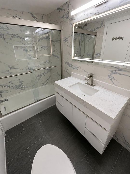 For Sale: $199,000 (1 beds, 1 baths, 873 Square Feet)