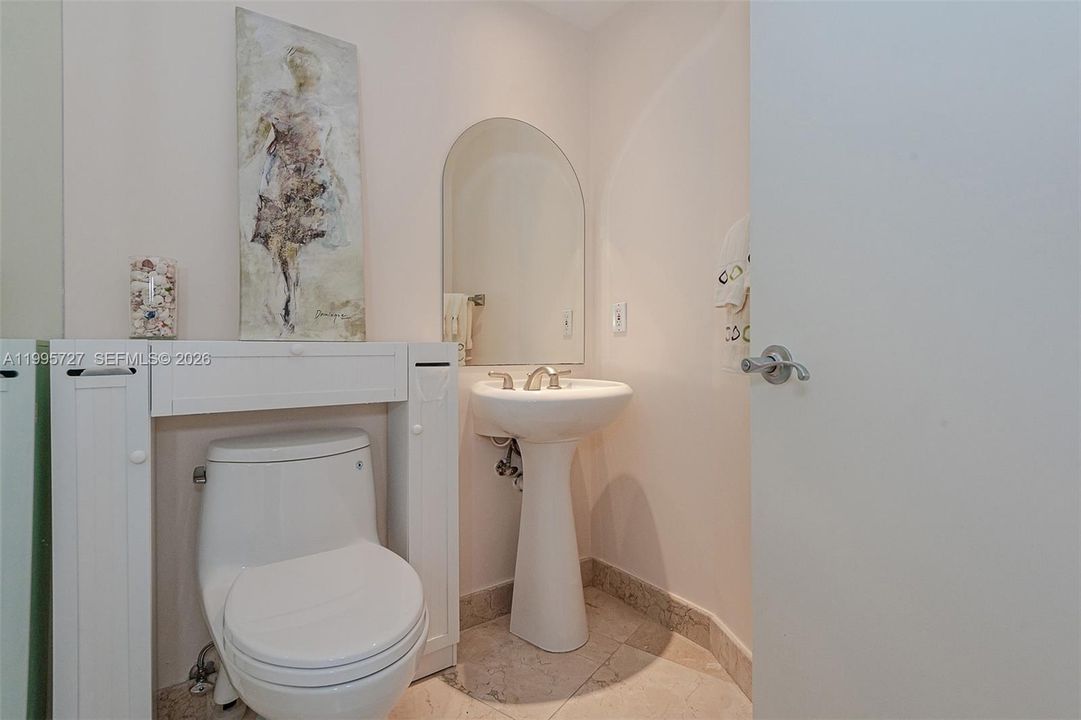 В аренду: $5,500 (1 спален, 1 ванн, 1008 Квадратных фут)