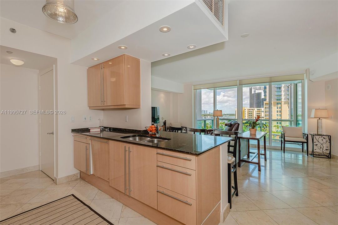 В аренду: $5,500 (1 спален, 1 ванн, 1008 Квадратных фут)