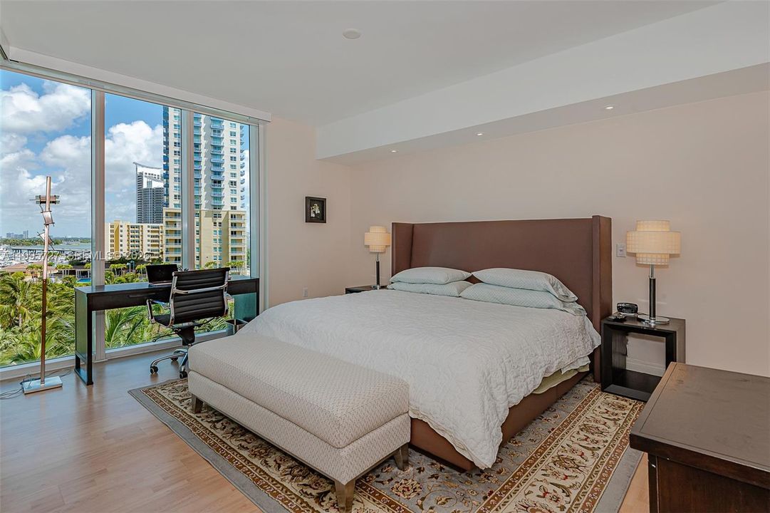 В аренду: $5,500 (1 спален, 1 ванн, 1008 Квадратных фут)