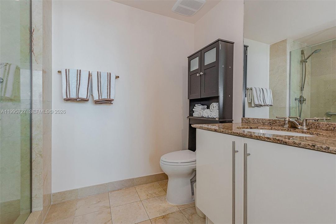 В аренду: $5,500 (1 спален, 1 ванн, 1008 Квадратных фут)