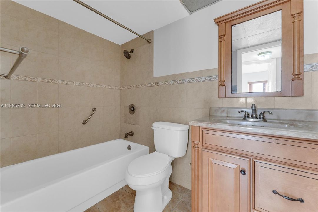 Под контрактом: $109,999 (2 спален, 2 ванн, 850 Квадратных фут)
