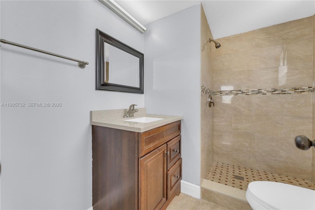 Под контрактом: $109,999 (2 спален, 2 ванн, 850 Квадратных фут)