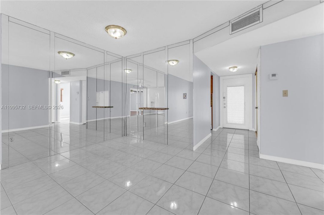 Под контрактом: $109,999 (2 спален, 2 ванн, 850 Квадратных фут)