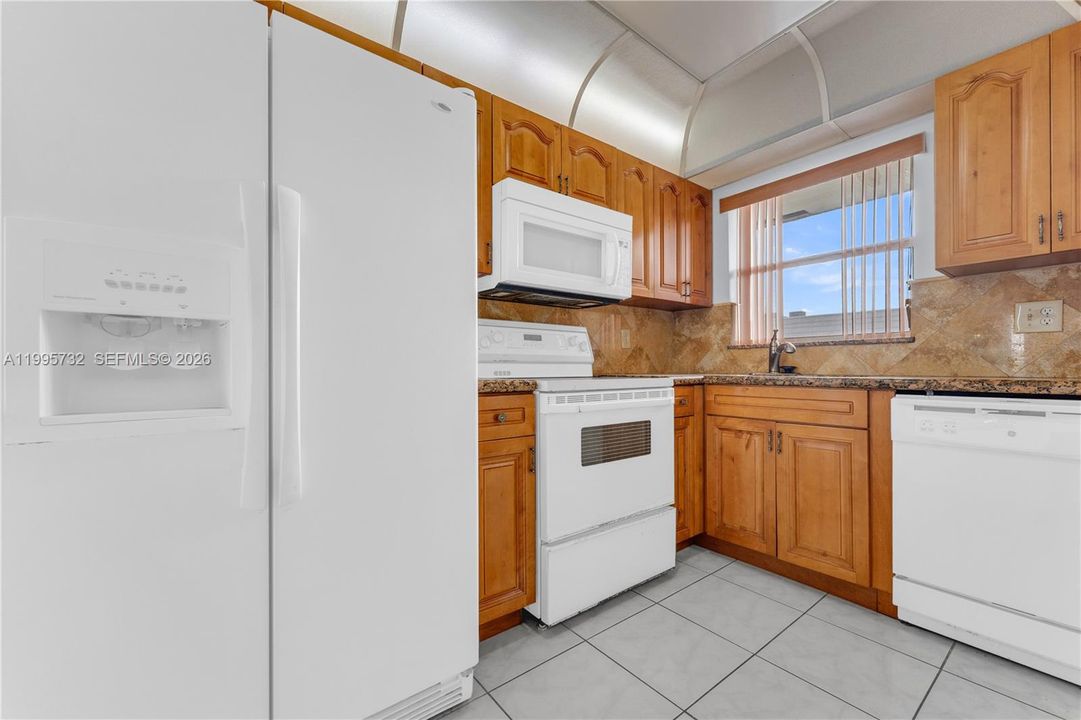 Под контрактом: $109,999 (2 спален, 2 ванн, 850 Квадратных фут)
