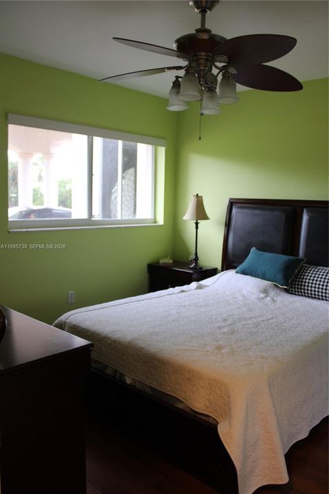 For Sale: $2,000,000 (5 beds, 3 baths, 3526 Square Feet)
