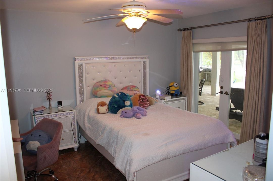 For Sale: $2,000,000 (5 beds, 3 baths, 3526 Square Feet)