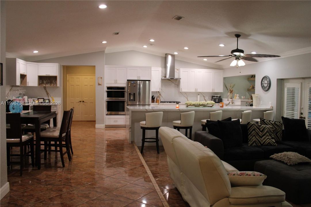 For Sale: $2,000,000 (5 beds, 3 baths, 3526 Square Feet)