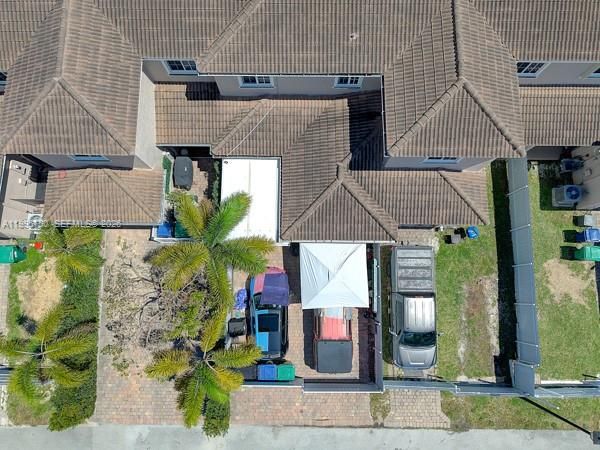 待售: $335,000 (2 贝兹, 2 浴室, 1408 平方英尺)