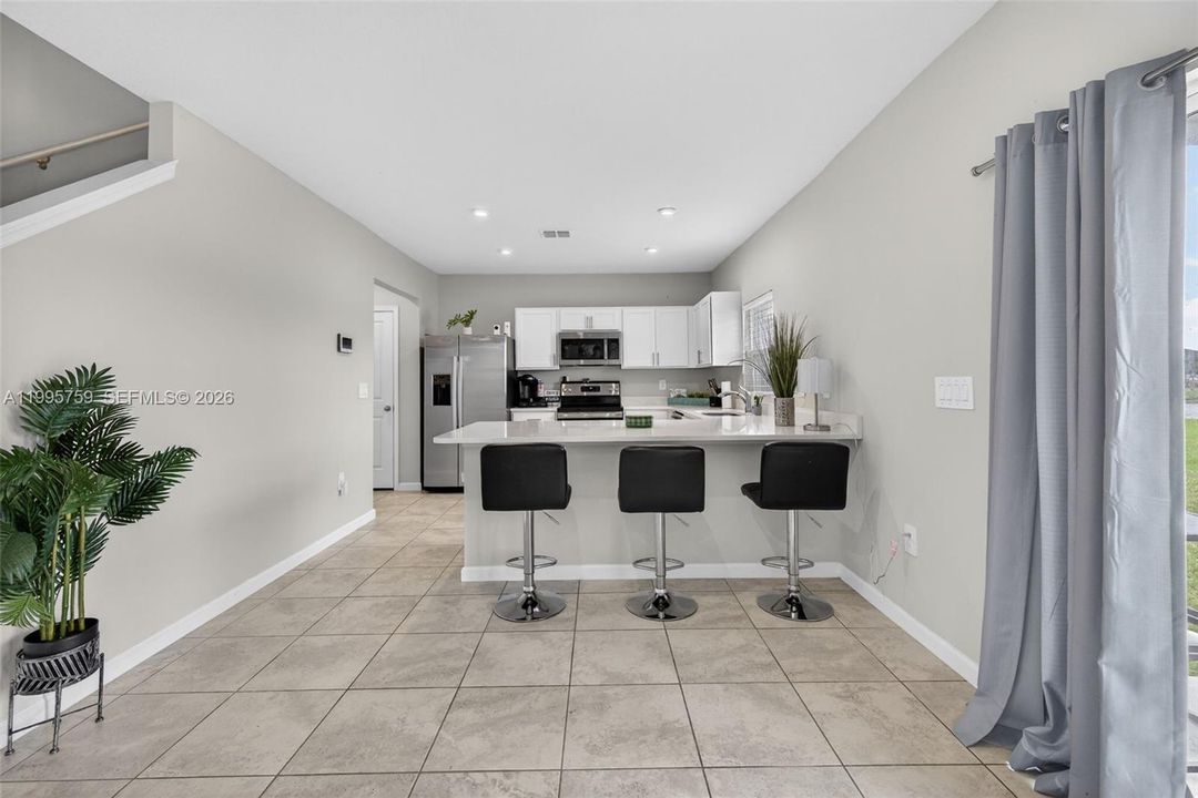 For Rent: $3,000 (4 beds, 2 baths, 2195 Square Feet)