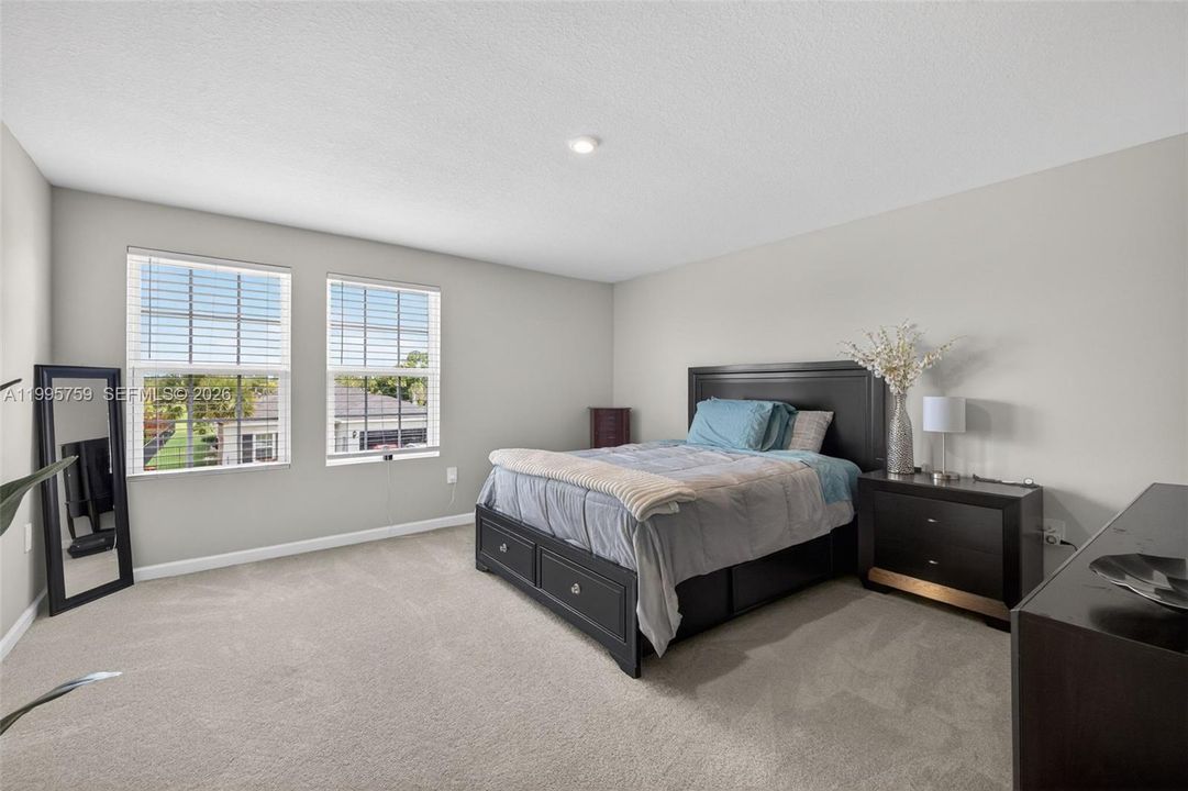 For Rent: $3,000 (4 beds, 2 baths, 2195 Square Feet)