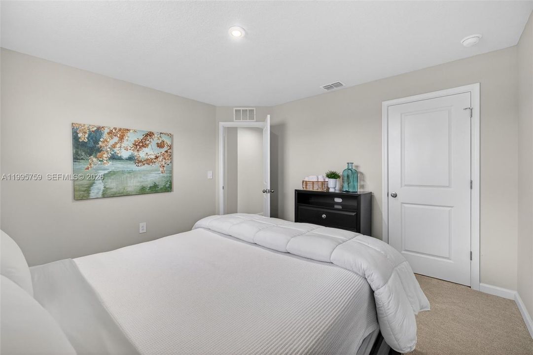 For Rent: $3,000 (4 beds, 2 baths, 2195 Square Feet)