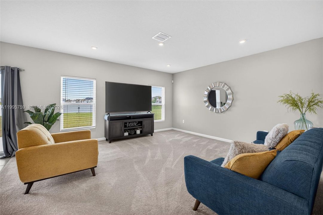 For Rent: $3,000 (4 beds, 2 baths, 2195 Square Feet)