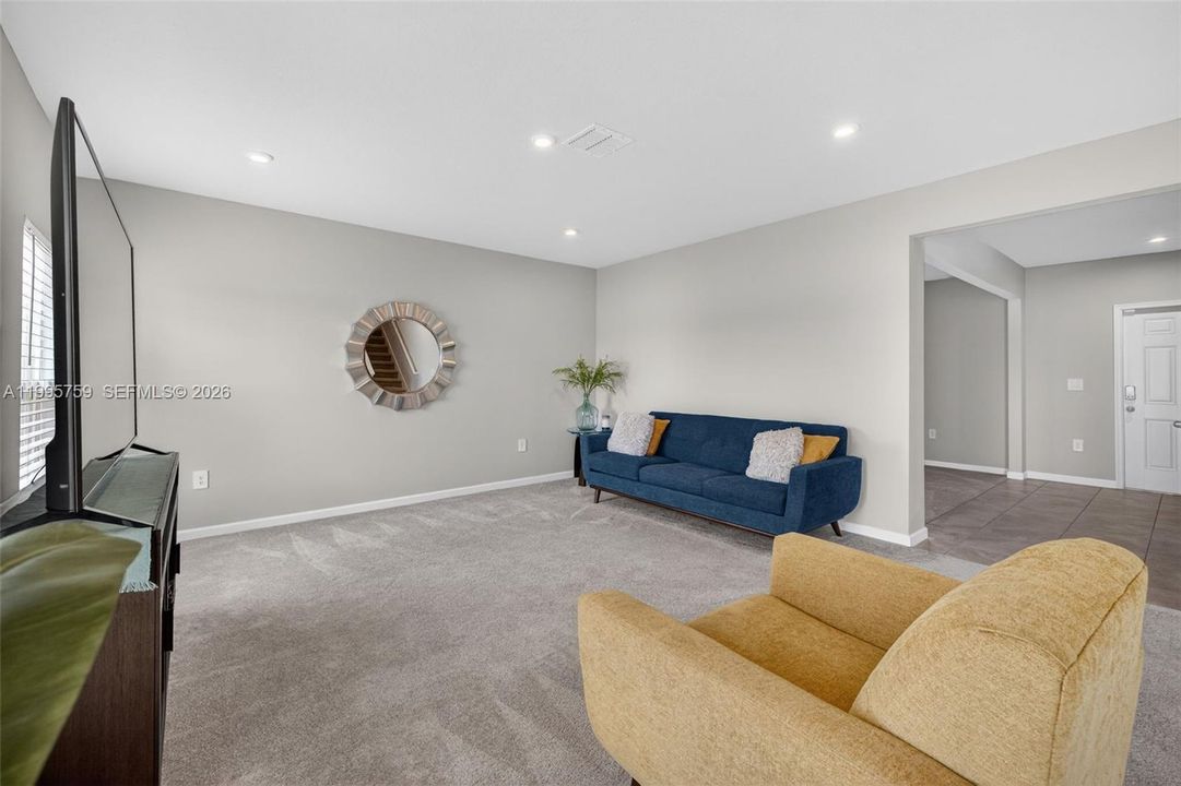 For Rent: $3,000 (4 beds, 2 baths, 2195 Square Feet)