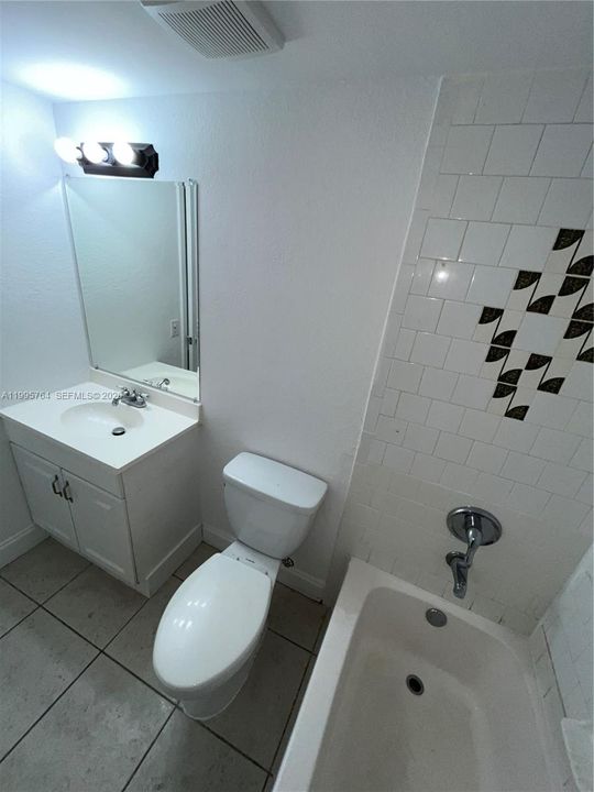 For Sale: $160,000 (2 beds, 2 baths, 880 Square Feet)
