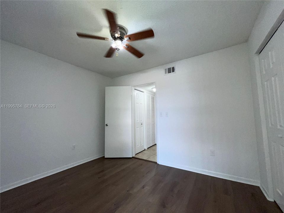 For Sale: $160,000 (2 beds, 2 baths, 880 Square Feet)