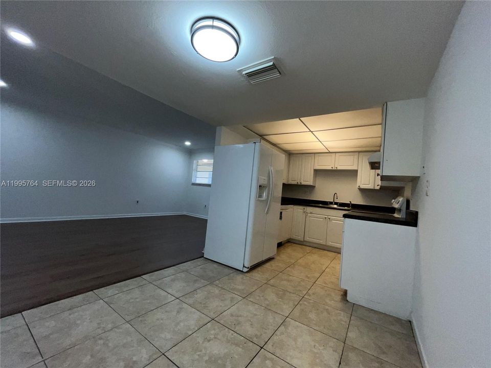 For Sale: $160,000 (2 beds, 2 baths, 880 Square Feet)