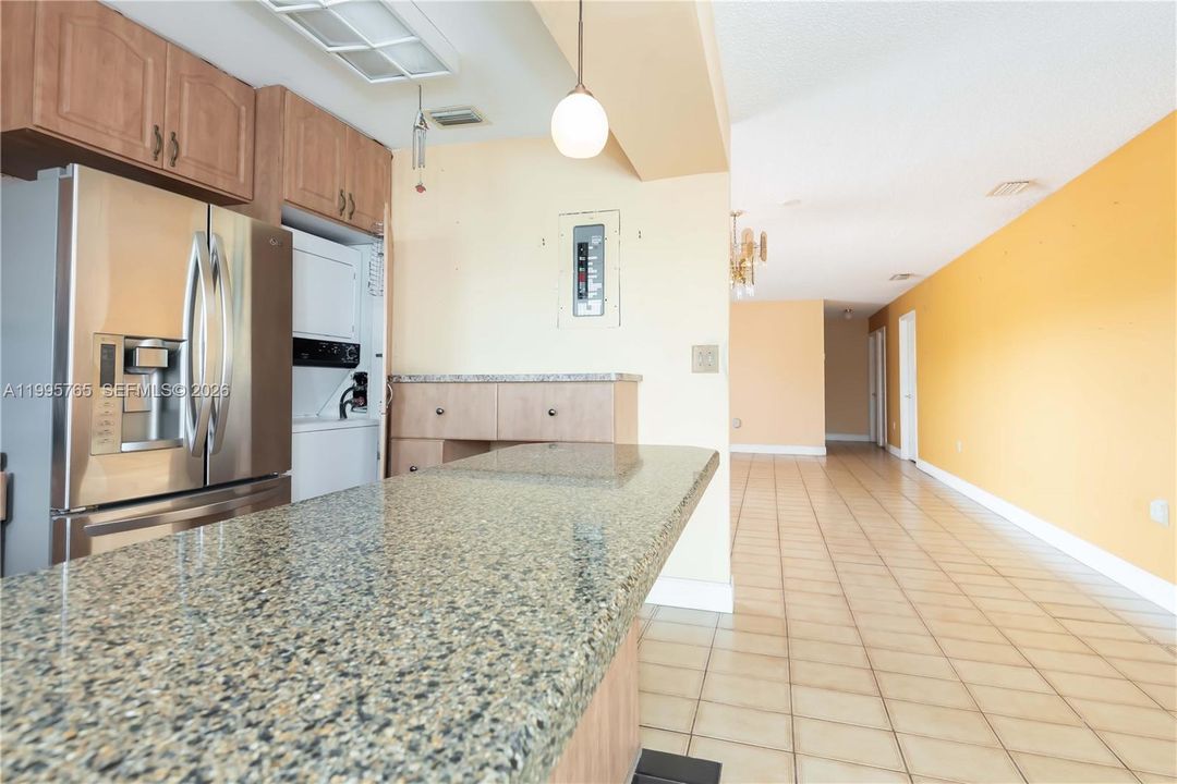 На продажу: $499,900 (3 спален, 2 ванн, 1385 Квадратных фут)