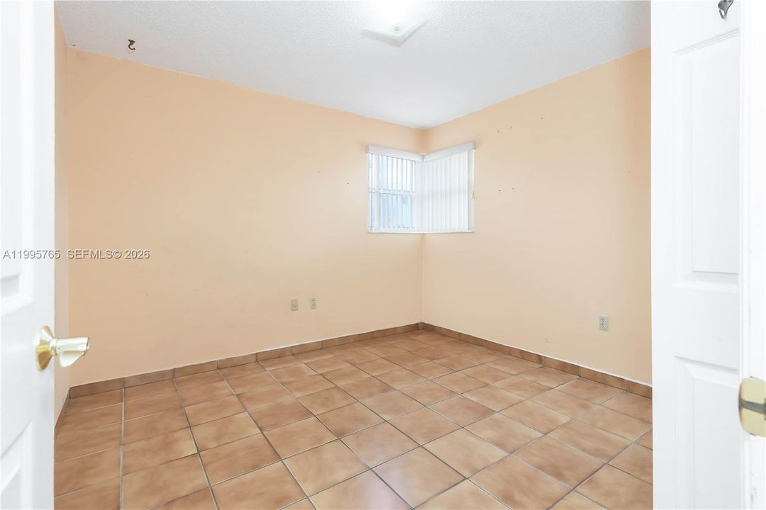 На продажу: $499,900 (3 спален, 2 ванн, 1385 Квадратных фут)