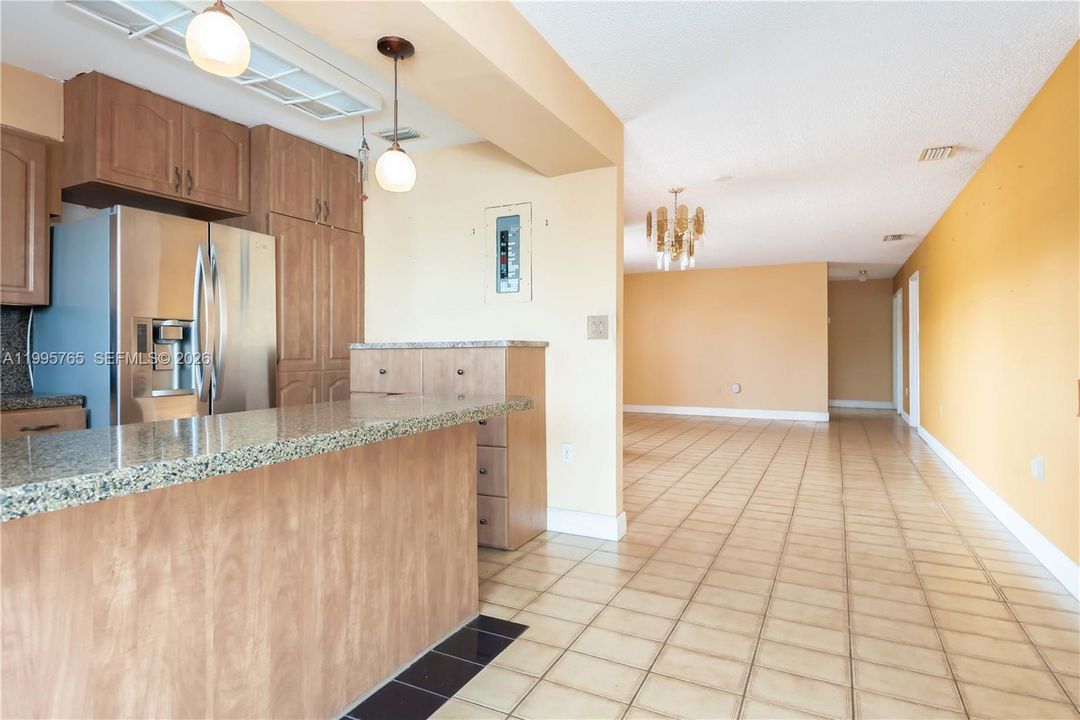 На продажу: $499,900 (3 спален, 2 ванн, 1385 Квадратных фут)