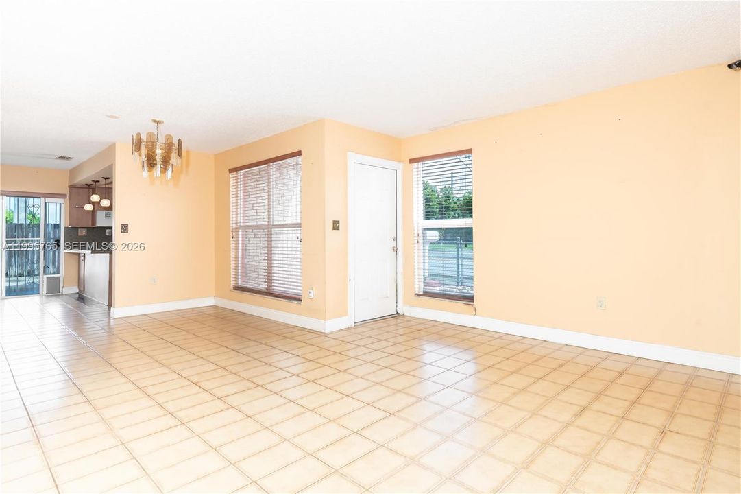 На продажу: $499,900 (3 спален, 2 ванн, 1385 Квадратных фут)