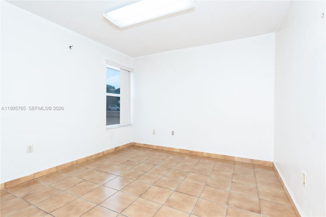 На продажу: $499,900 (3 спален, 2 ванн, 1385 Квадратных фут)