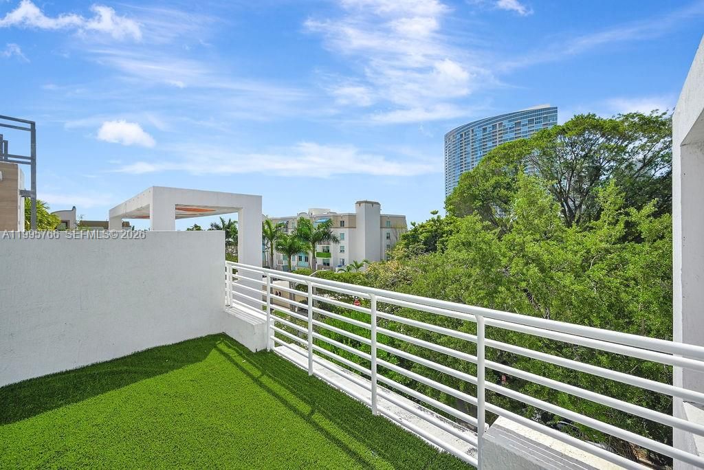 En Venta: $1,299,000 (2 camas, 2 baños, 1645 Pies cuadrados)