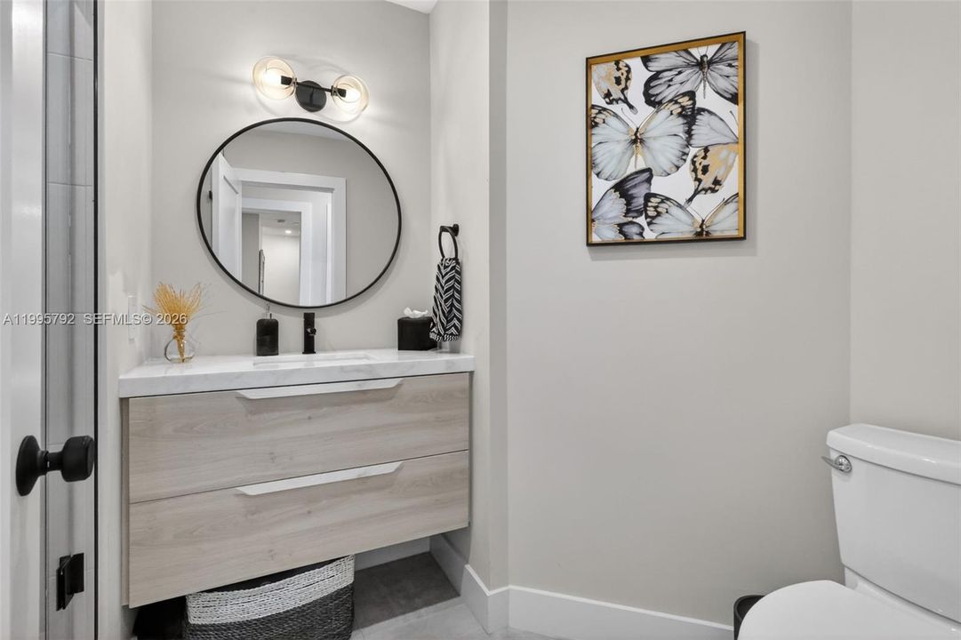 For Sale: $1,100,000 (3 beds, 2 baths, 1690 Square Feet)