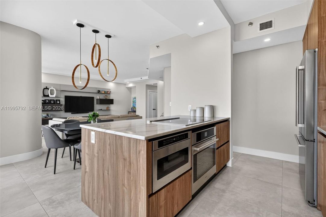For Sale: $1,100,000 (3 beds, 2 baths, 1690 Square Feet)