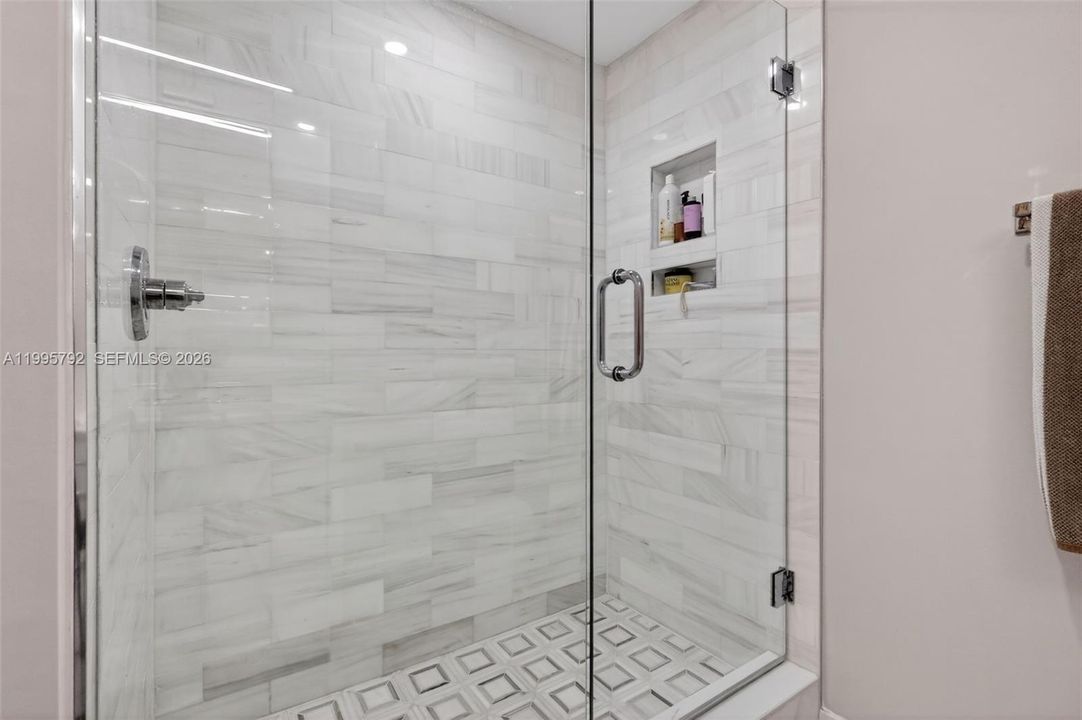 For Sale: $1,100,000 (3 beds, 2 baths, 1690 Square Feet)