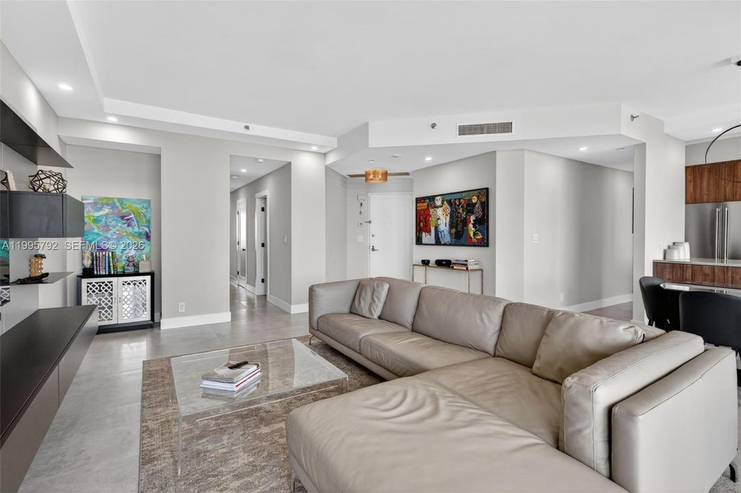 For Sale: $1,100,000 (3 beds, 2 baths, 1690 Square Feet)