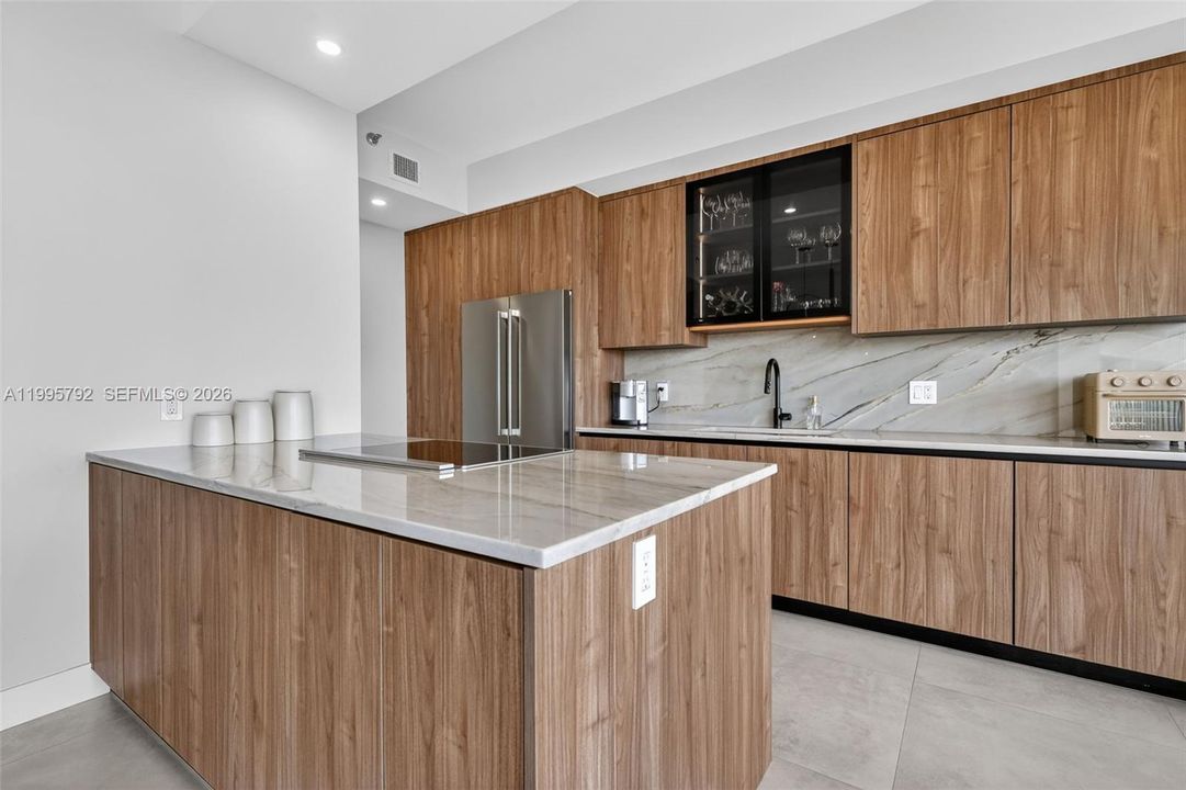 For Sale: $1,100,000 (3 beds, 2 baths, 1690 Square Feet)