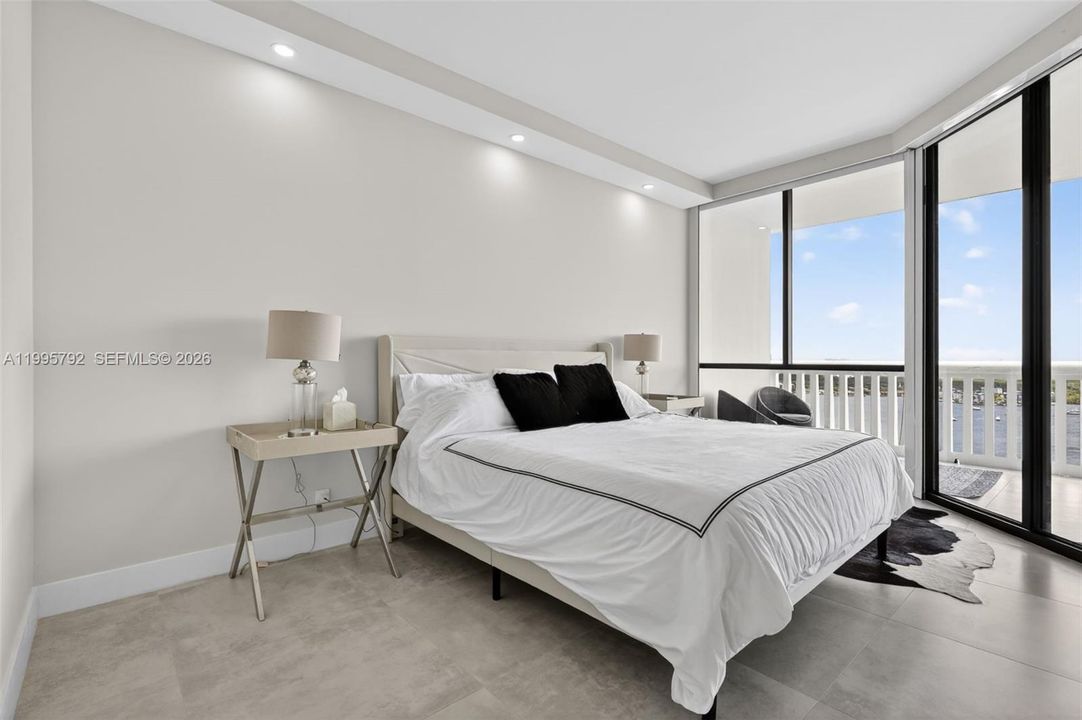 For Sale: $1,100,000 (3 beds, 2 baths, 1690 Square Feet)