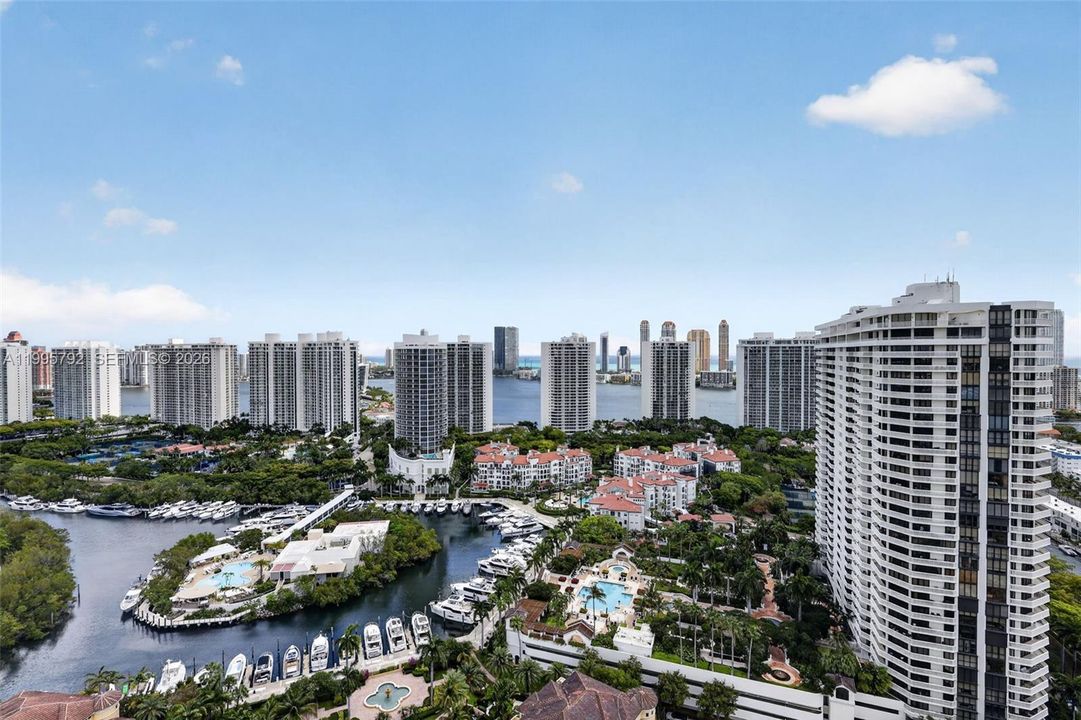 For Sale: $1,100,000 (3 beds, 2 baths, 1690 Square Feet)