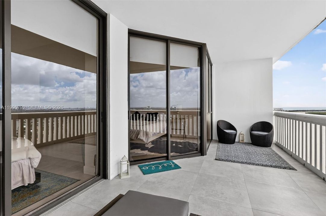For Sale: $1,100,000 (3 beds, 2 baths, 1690 Square Feet)