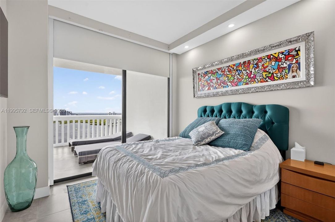 For Sale: $1,100,000 (3 beds, 2 baths, 1690 Square Feet)