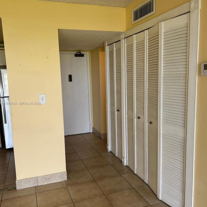 For Sale: $79,000 (1 beds, 1 baths, 780 Square Feet)