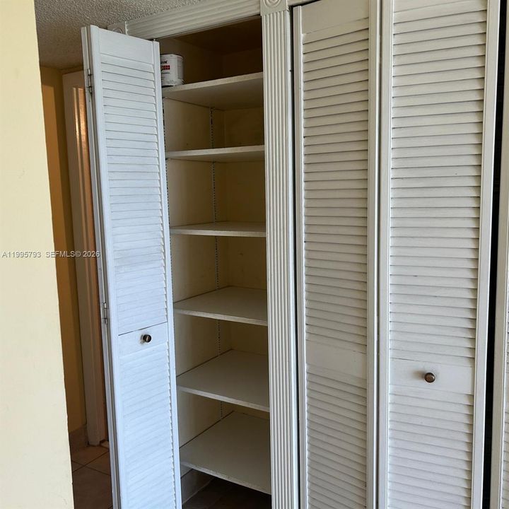 For Sale: $79,000 (1 beds, 1 baths, 780 Square Feet)