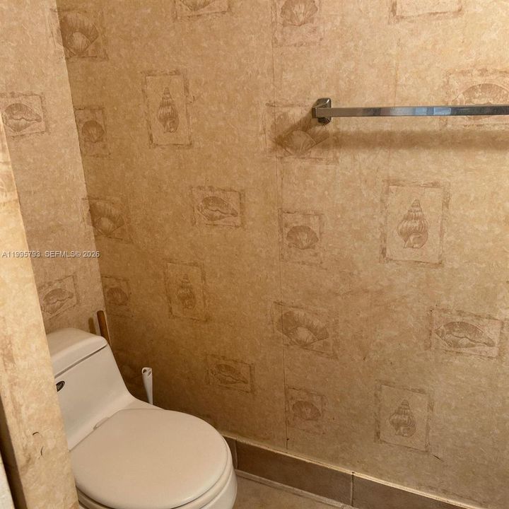 For Sale: $79,000 (1 beds, 1 baths, 780 Square Feet)