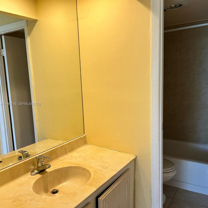 For Sale: $79,000 (1 beds, 1 baths, 780 Square Feet)