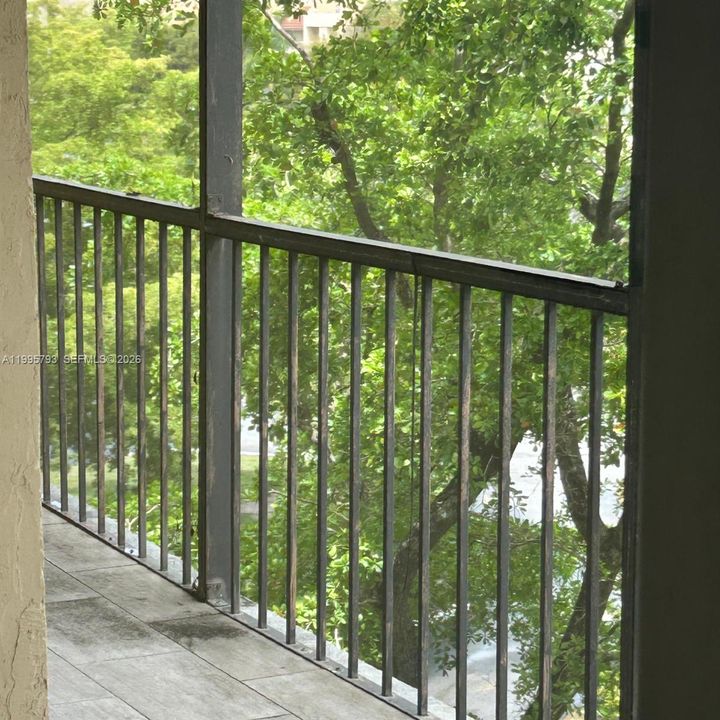 For Sale: $79,000 (1 beds, 1 baths, 780 Square Feet)